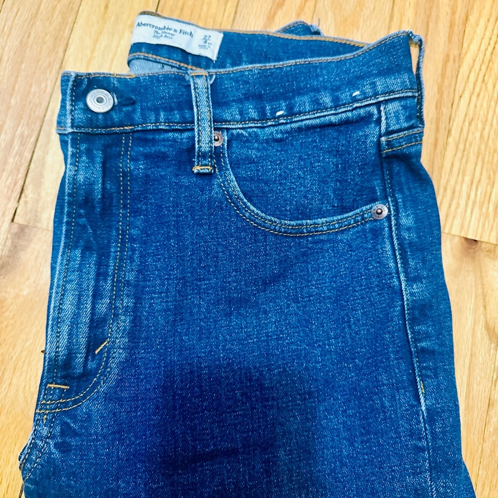 Abercrombie & Fitch “The Skinny” High Rise - NWOT - 27xs